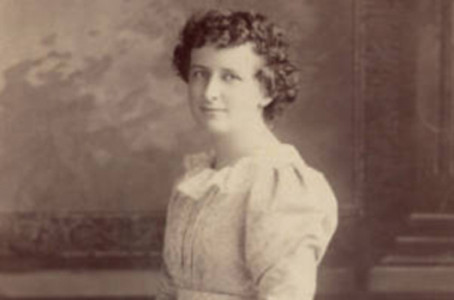 Portrait of Peggy Webling, date unknown.